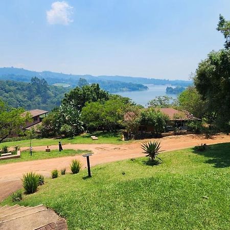 Da Gama Lake Cottages - Coral Tree And Cormorant Cottages White River Eksteriør billede