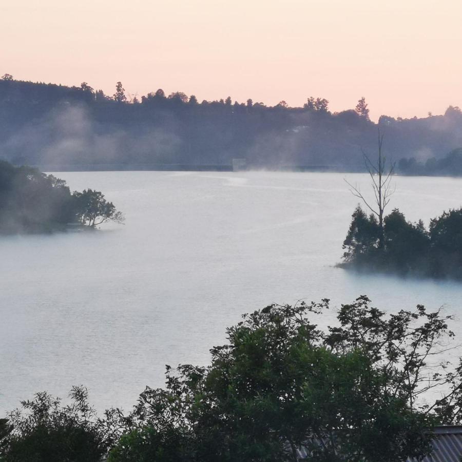 Da Gama Lake Cottages - Coral Tree And Cormorant Cottages White River Eksteriør billede